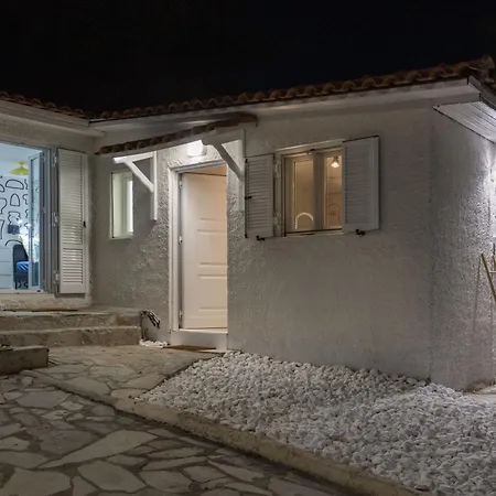 Strava Park House Villa