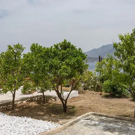Strava Park House Villa *