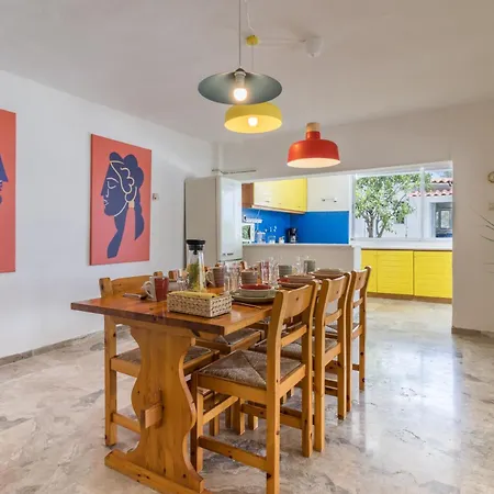 Strava Park House Villa *